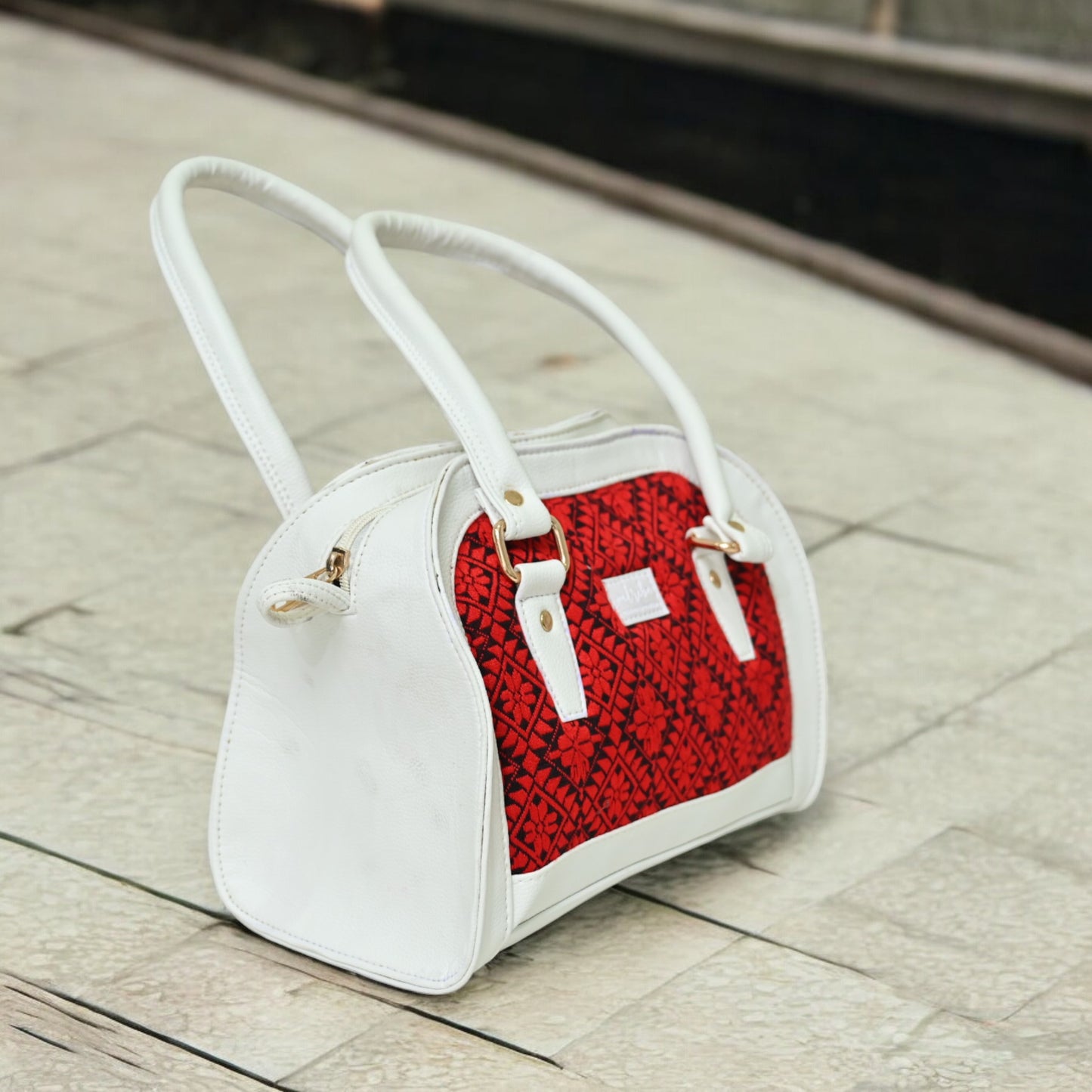 Chic Artisan Satchel (white)