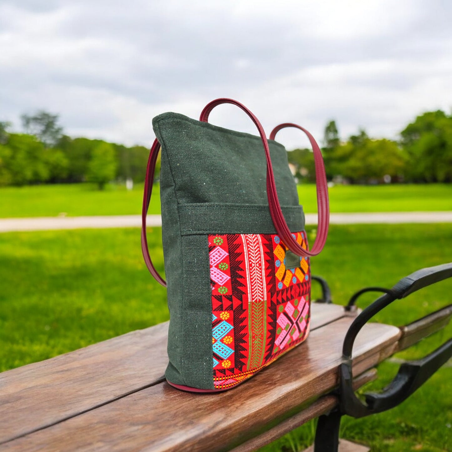 Chic Harmony Tote (Multicolor)