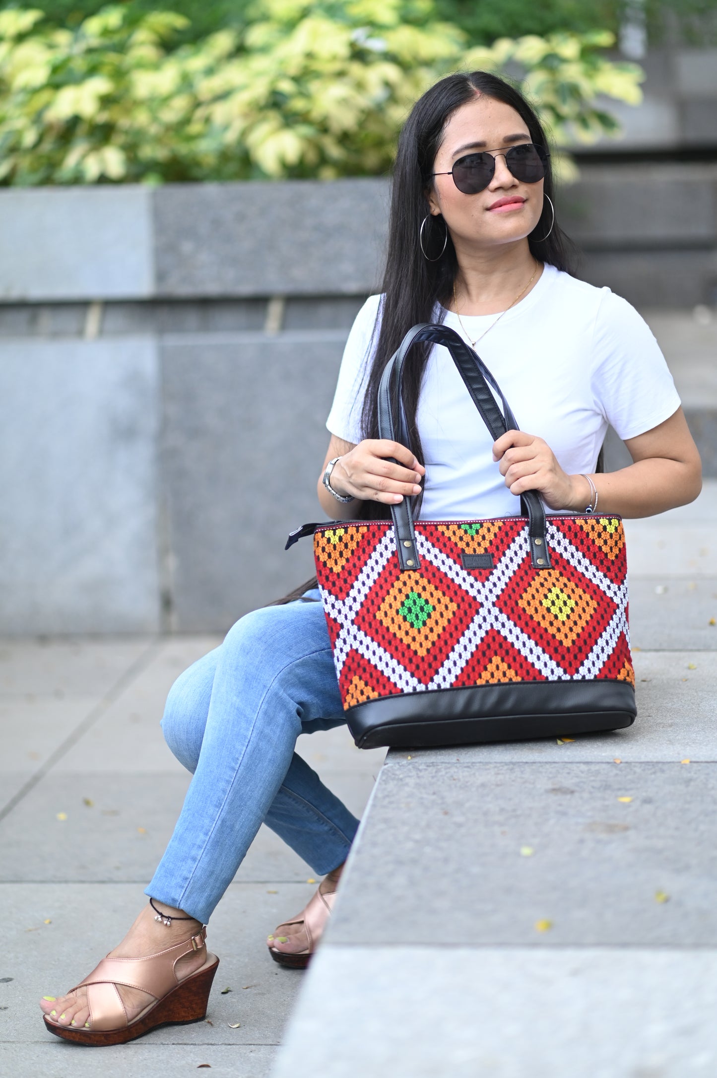 Colorful Heritage Tote (black)